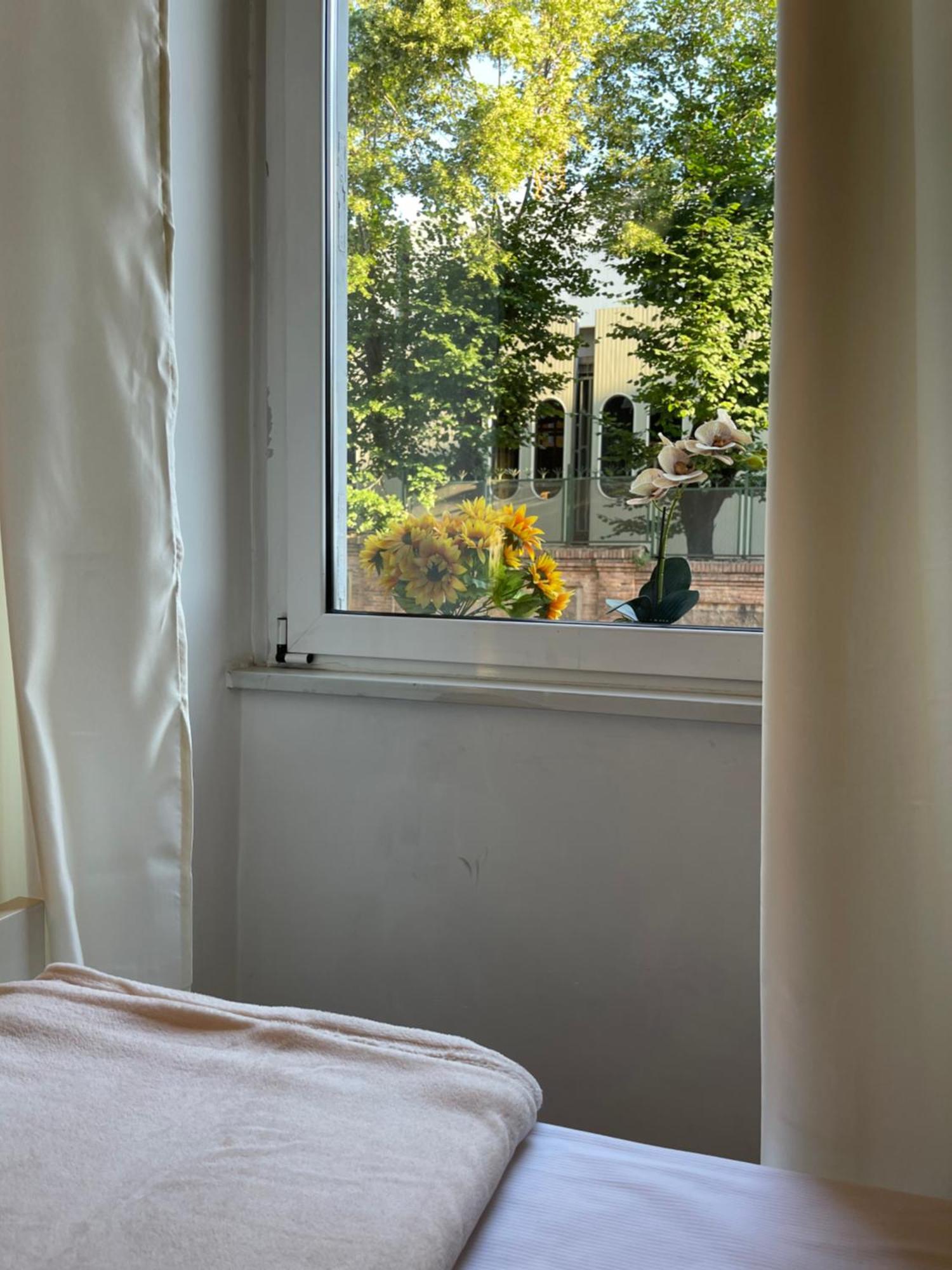 Holiday Colosseum Rome Bed & Breakfast Bagian luar foto